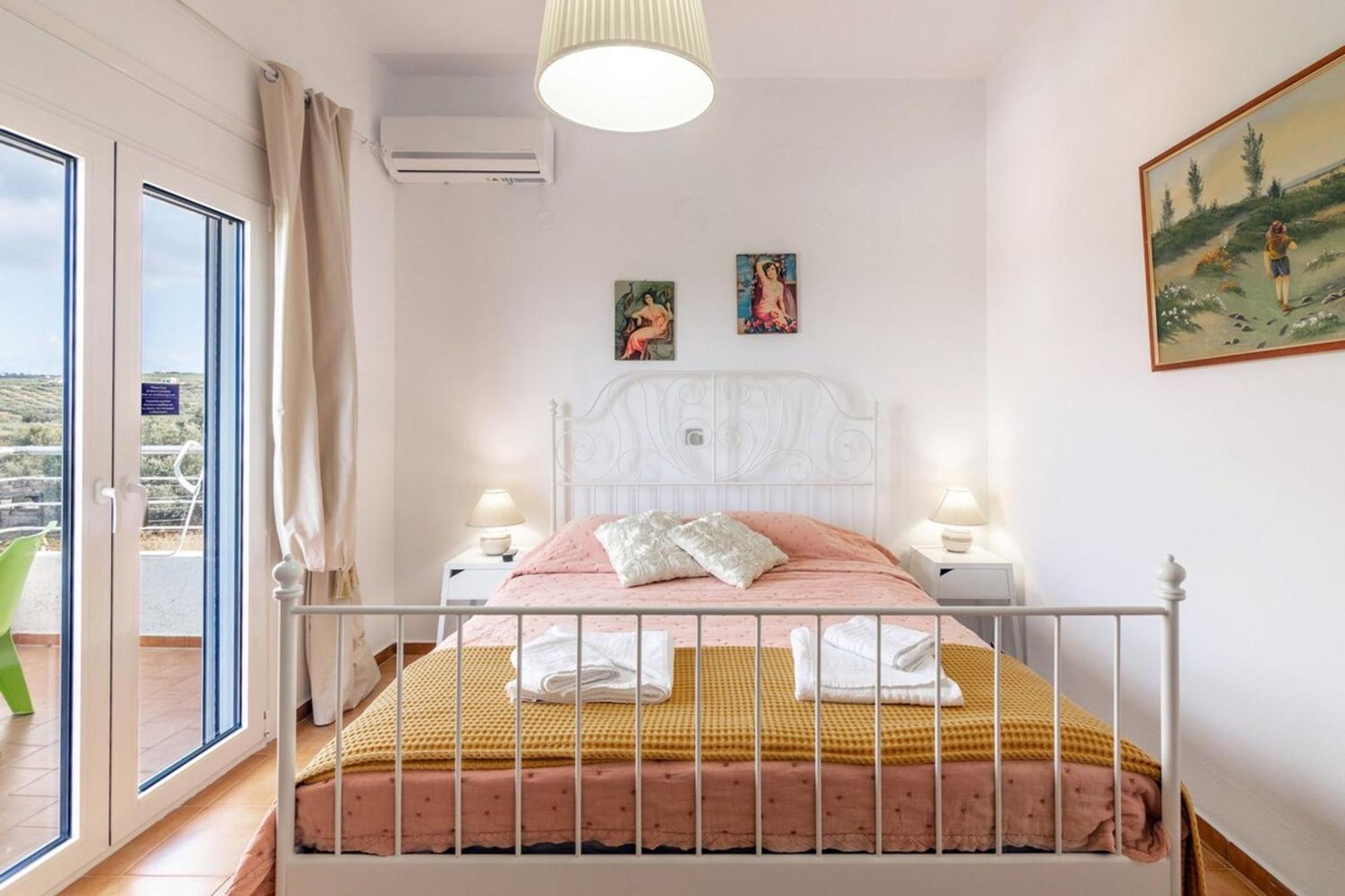 Amazing Villa Chrysanthi With Private Pool In Heraklion Epano Vathia 外观 照片