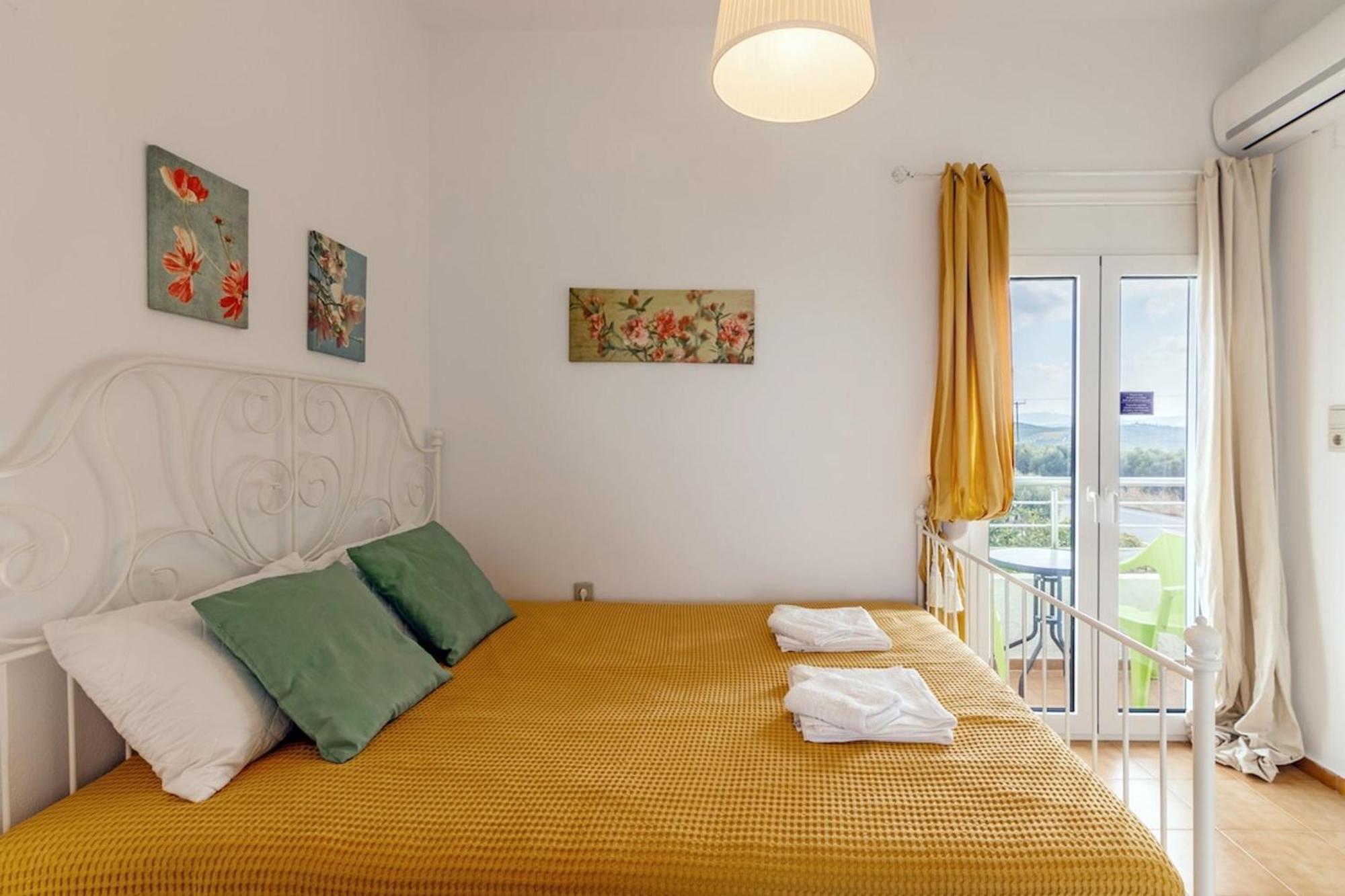 Amazing Villa Chrysanthi With Private Pool In Heraklion Epano Vathia 外观 照片