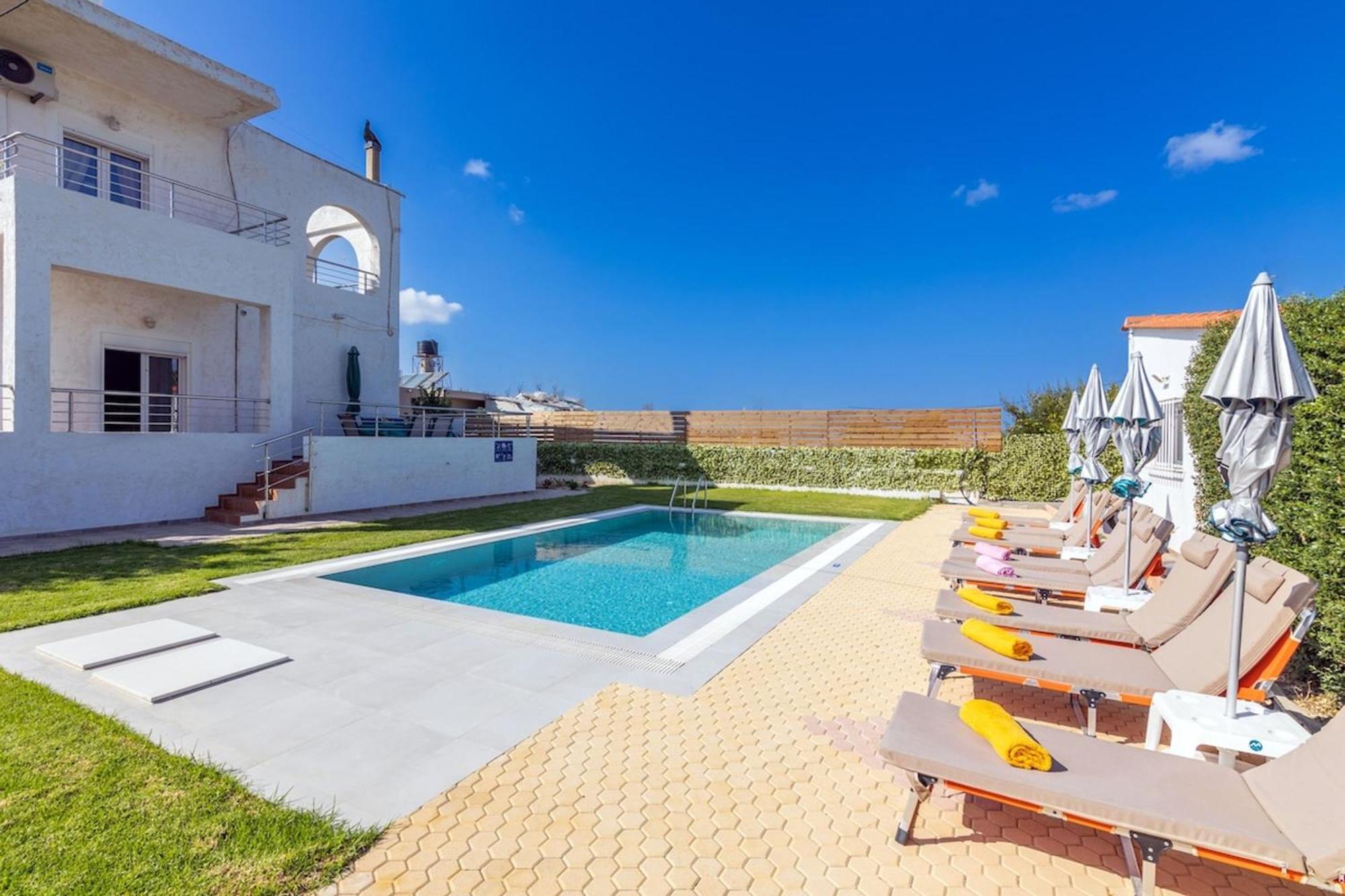 Amazing Villa Chrysanthi With Private Pool In Heraklion Epano Vathia 外观 照片