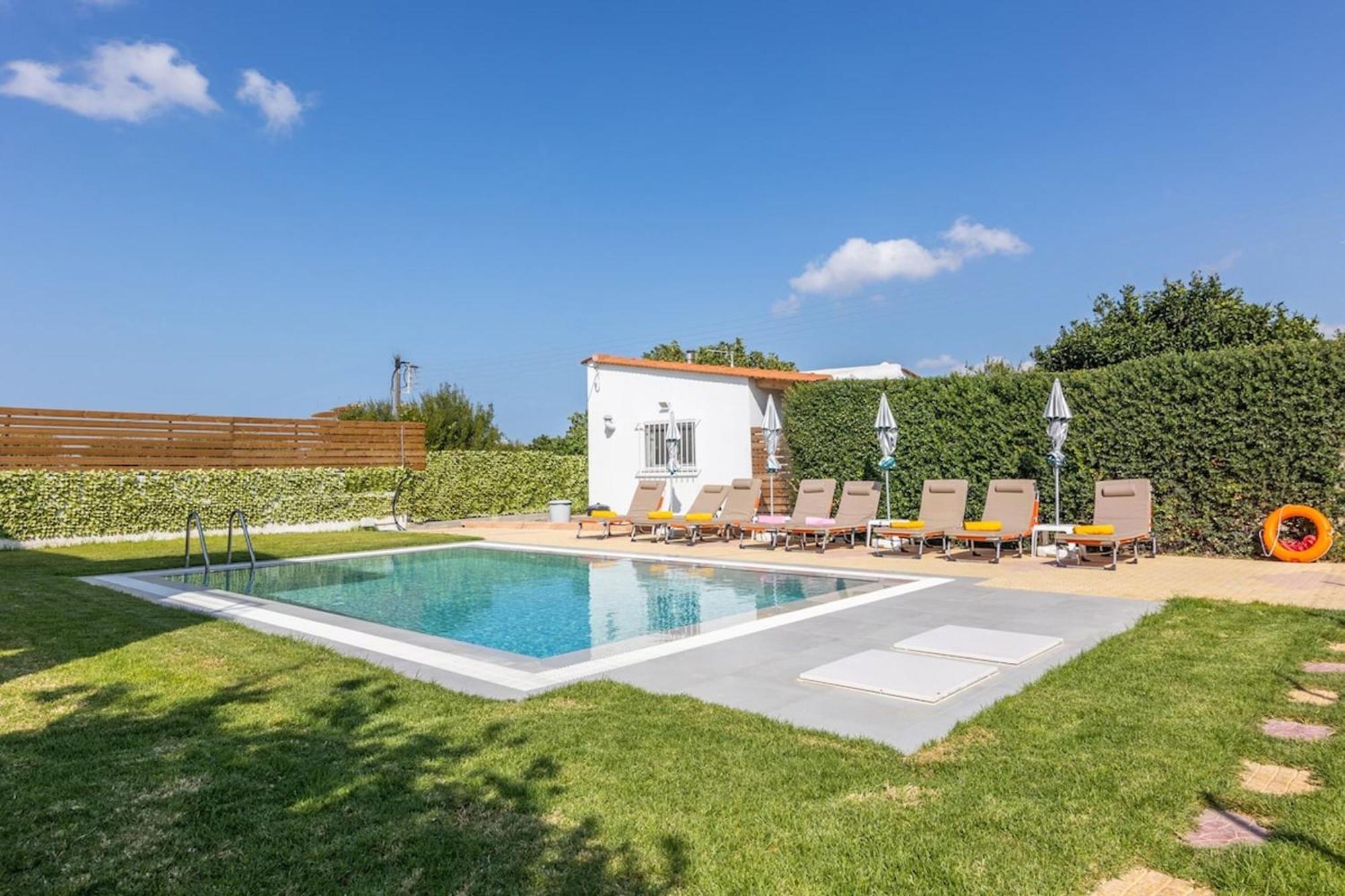 Amazing Villa Chrysanthi With Private Pool In Heraklion Epano Vathia 外观 照片