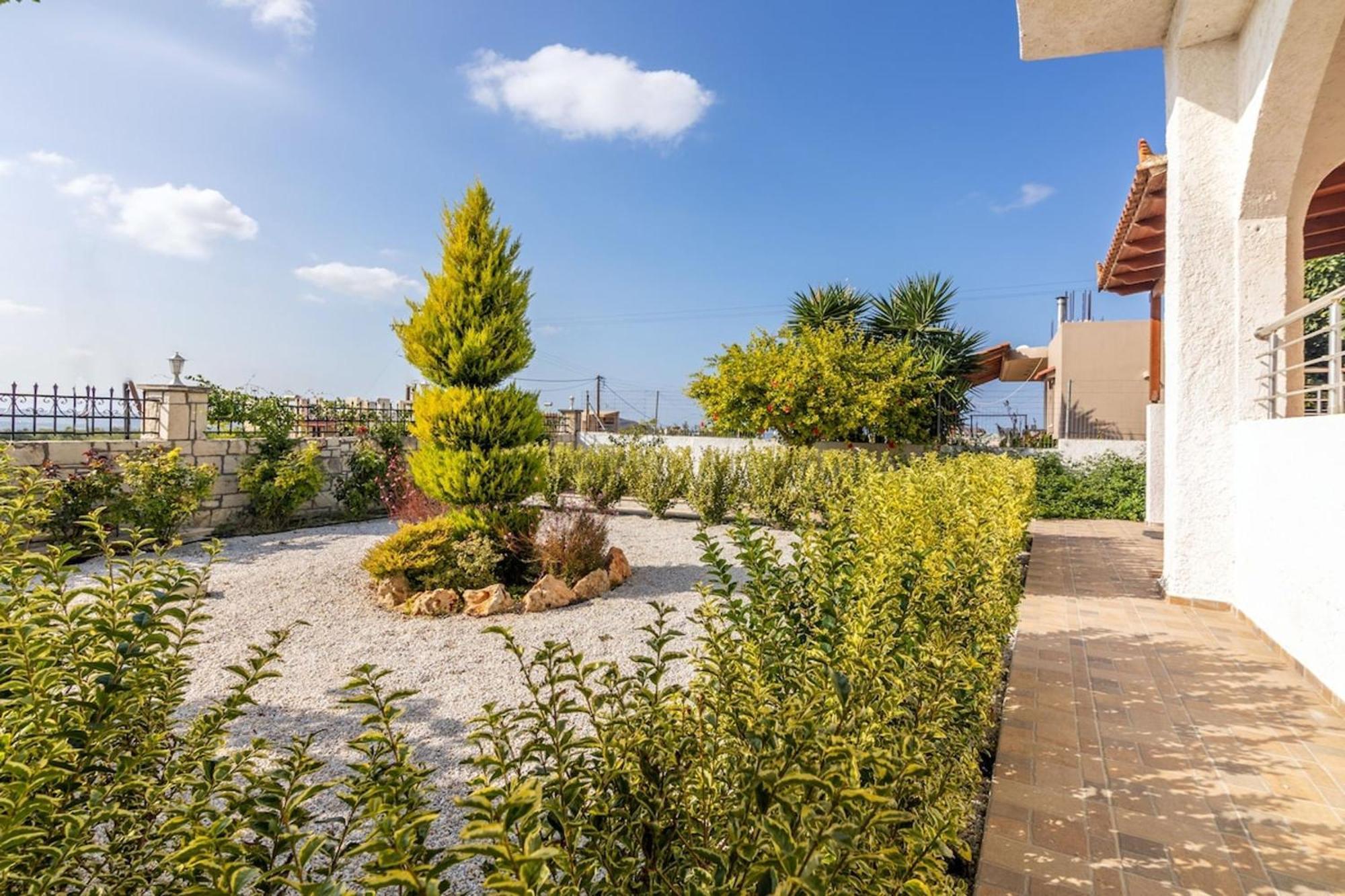 Amazing Villa Chrysanthi With Private Pool In Heraklion Epano Vathia 外观 照片